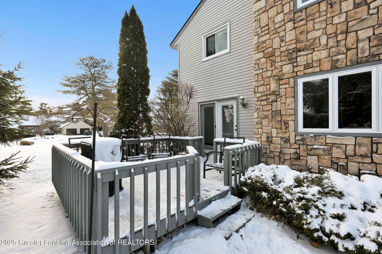 1116 Timber Creek Drive, Grand Ledge, MI 48837 Main Photo