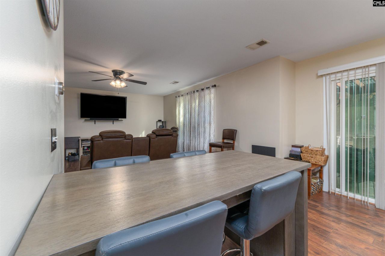 663 Stonebury Circle Photo 10