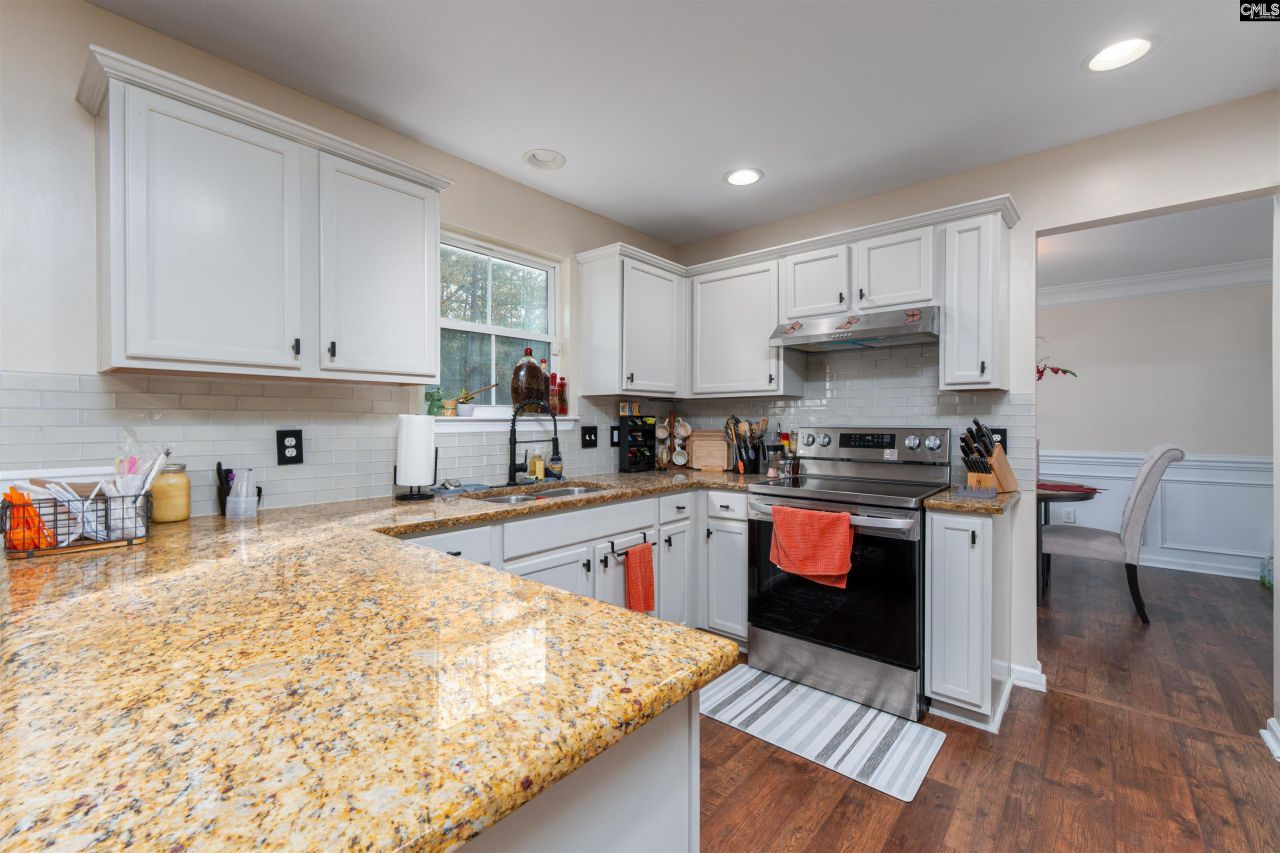 663 Stonebury Circle Photo 11