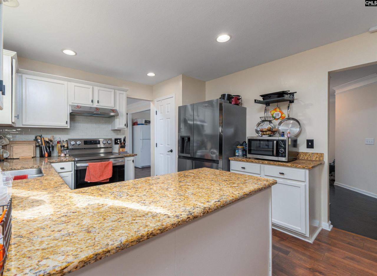 663 Stonebury Circle Photo 12