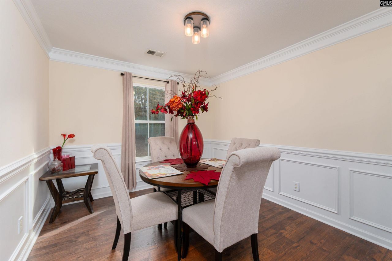 663 Stonebury Circle Photo 13