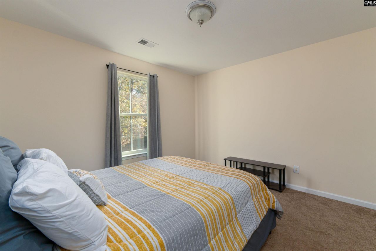 663 Stonebury Circle Photo 18