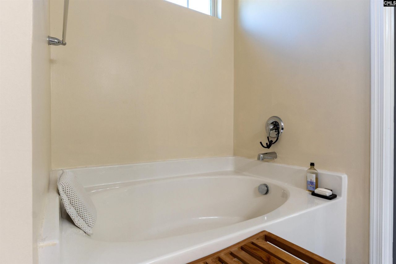 663 Stonebury Circle Photo 25