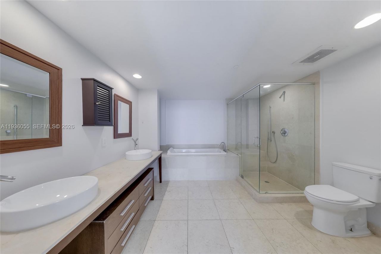 495 Brickell Ave, Unit 5205, Miami, FL 33131 Photo