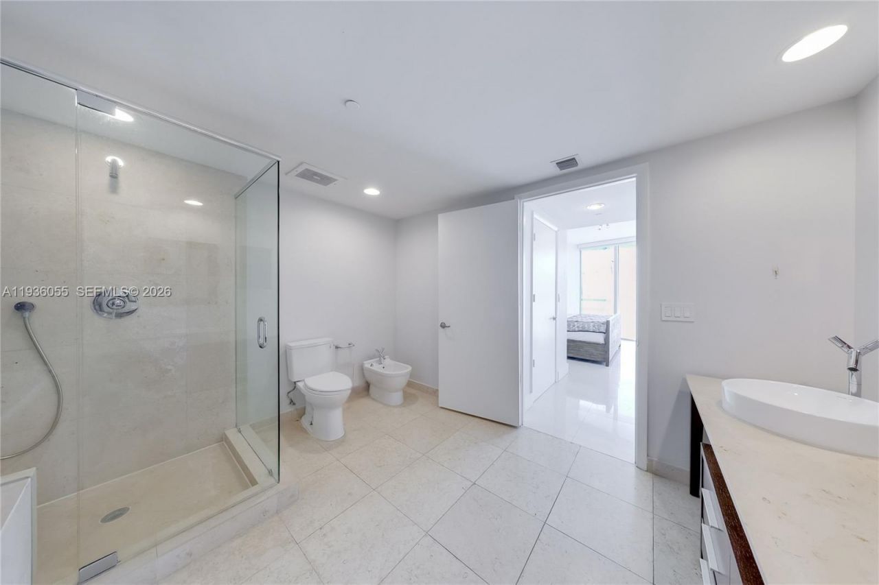 495 Brickell Ave, Unit 5205, Miami, FL 33131 Photo