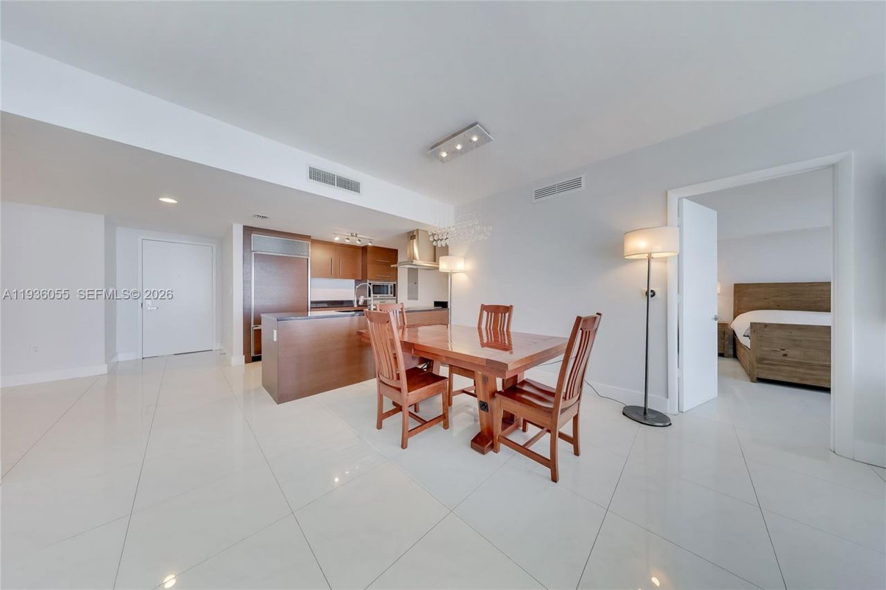 495 Brickell Ave, Unit 5205, Miami, FL 33131 Photo