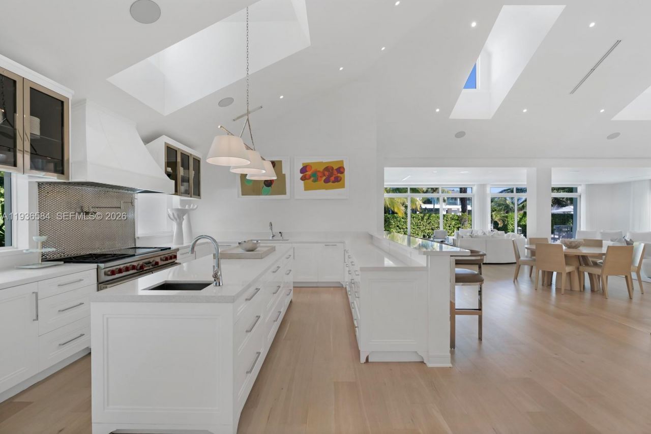 761 Buttonwood Ln, Miami, FL 33137 Photo