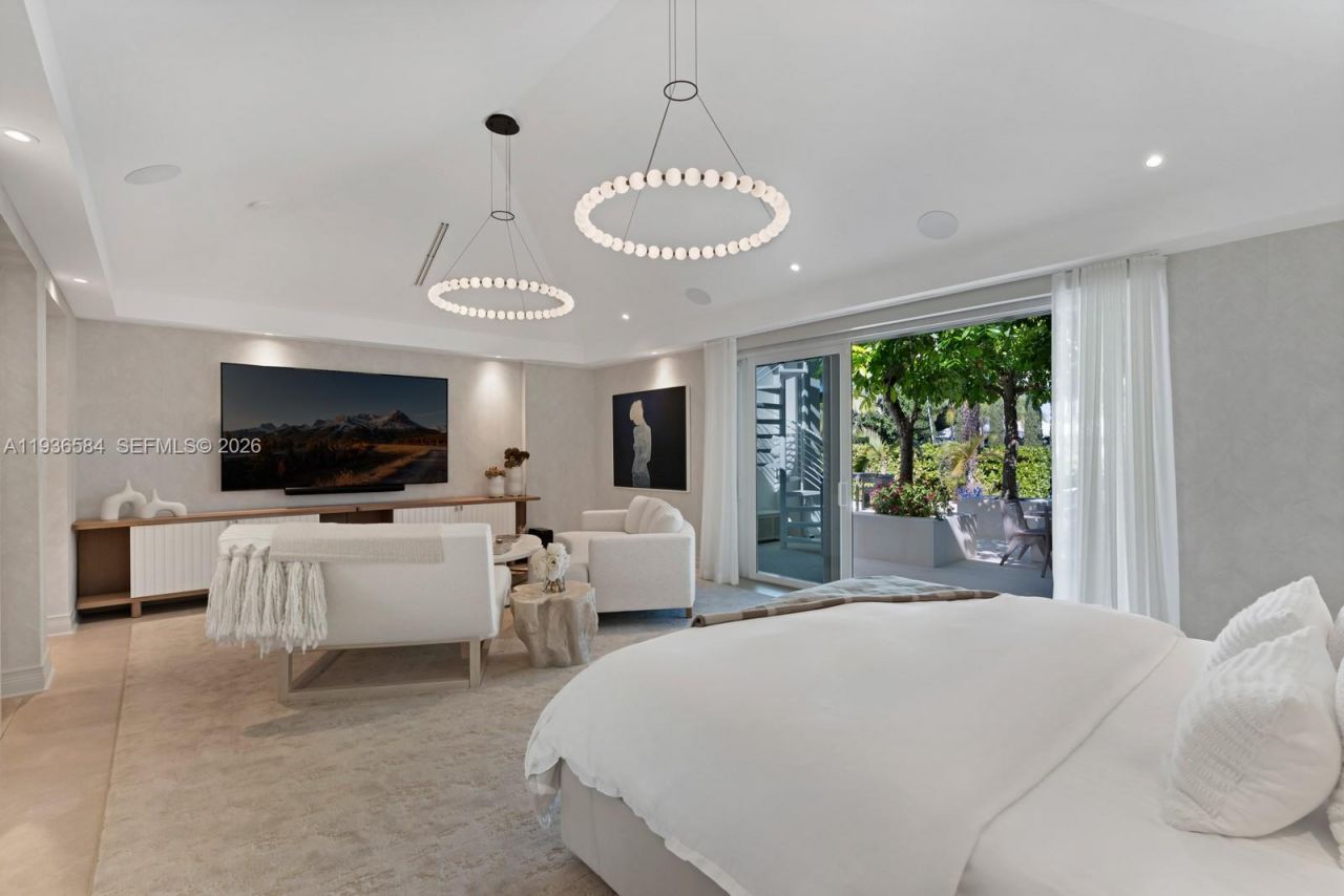 761 Buttonwood Ln, Miami, FL 33137 Photo