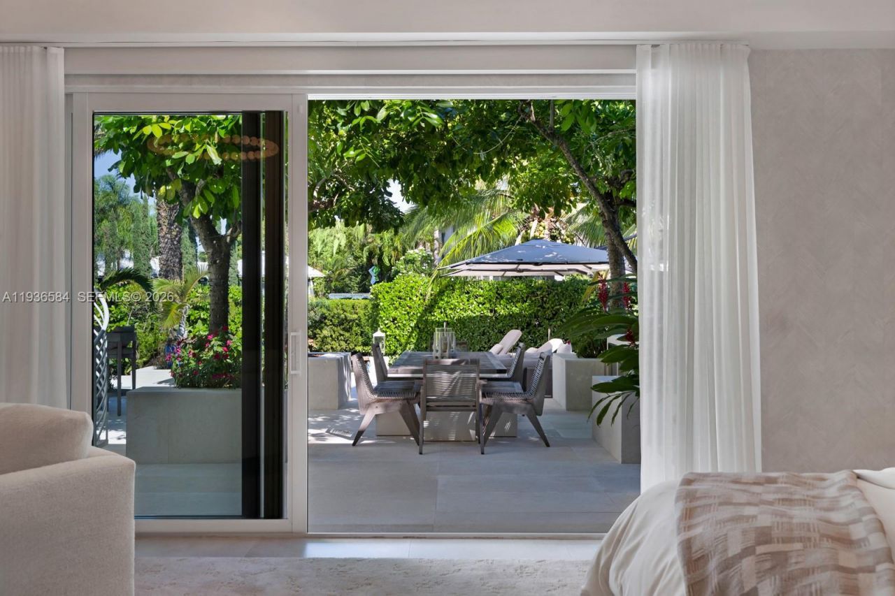 761 Buttonwood Ln, Miami, FL 33137 Photo