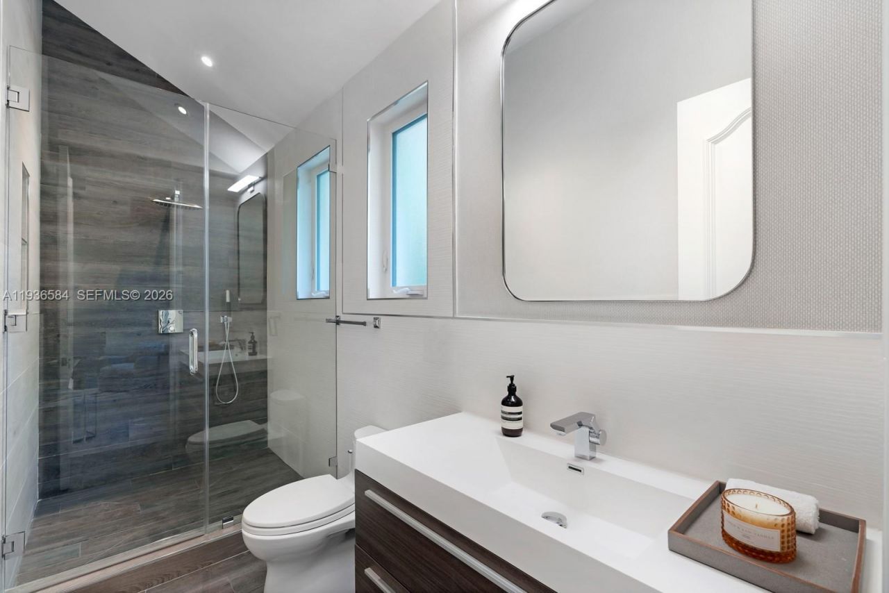 761 Buttonwood Ln, Miami, FL 33137 Photo