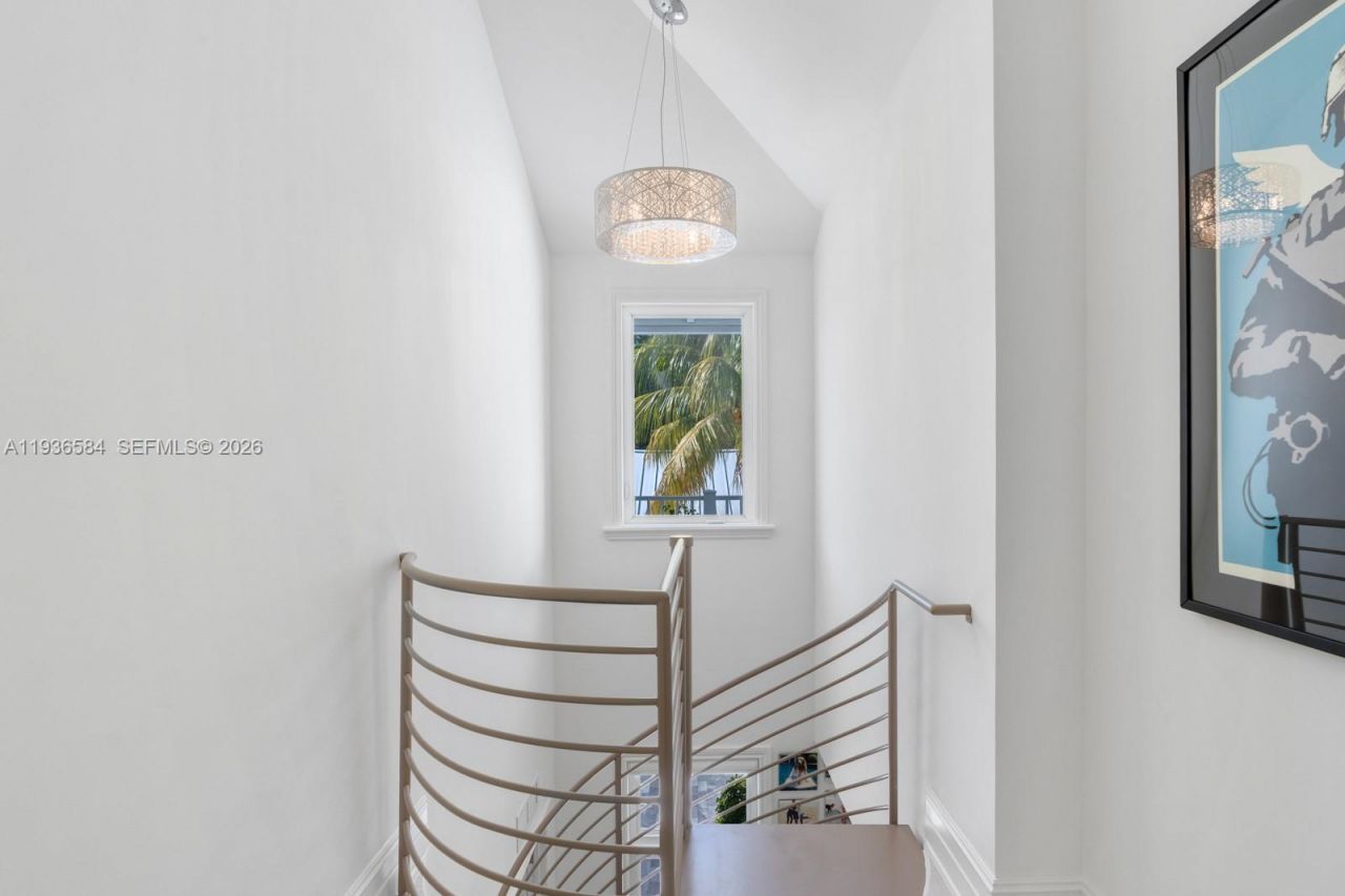 761 Buttonwood Ln, Miami, FL 33137 Photo