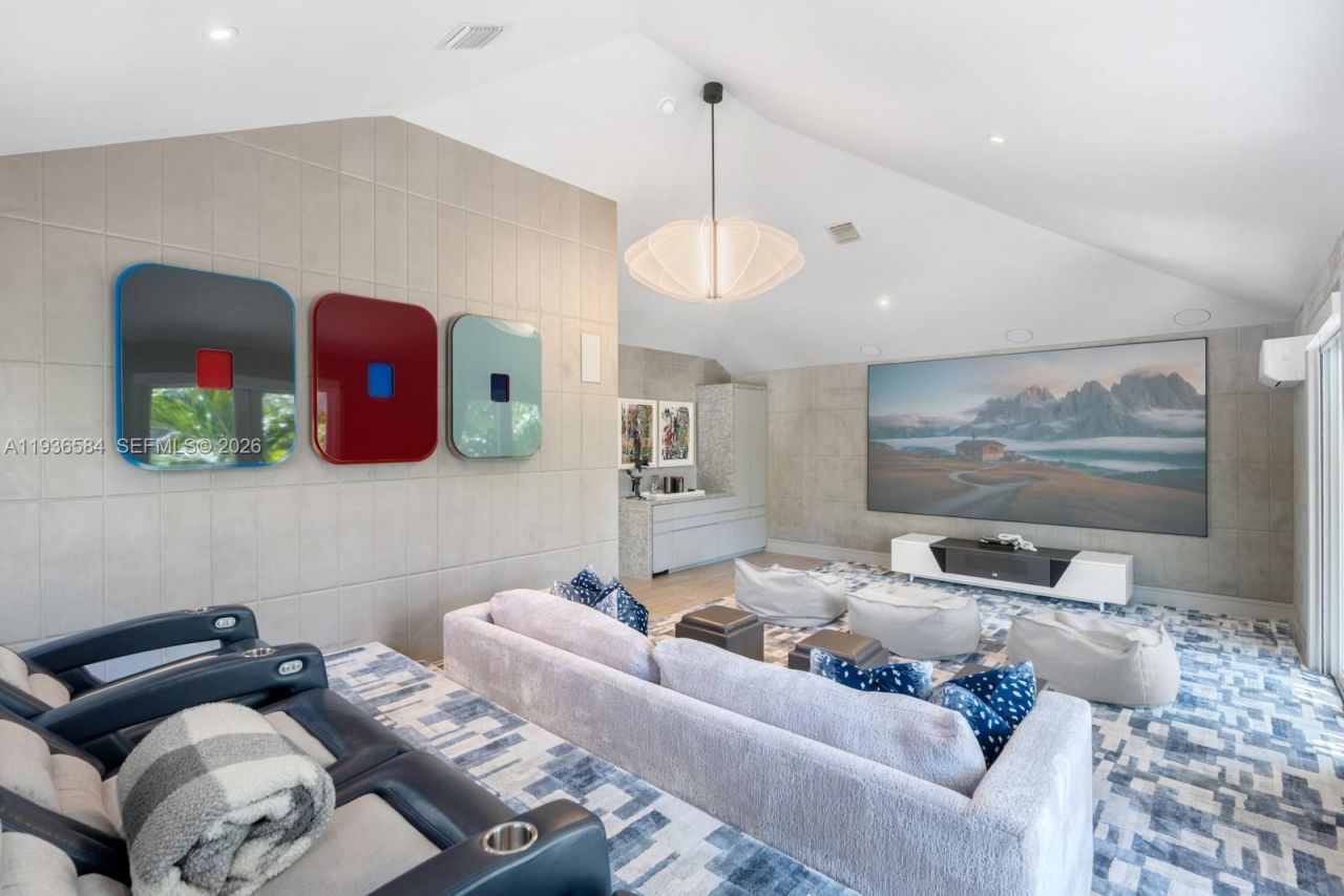 761 Buttonwood Ln, Miami, FL 33137 Photo