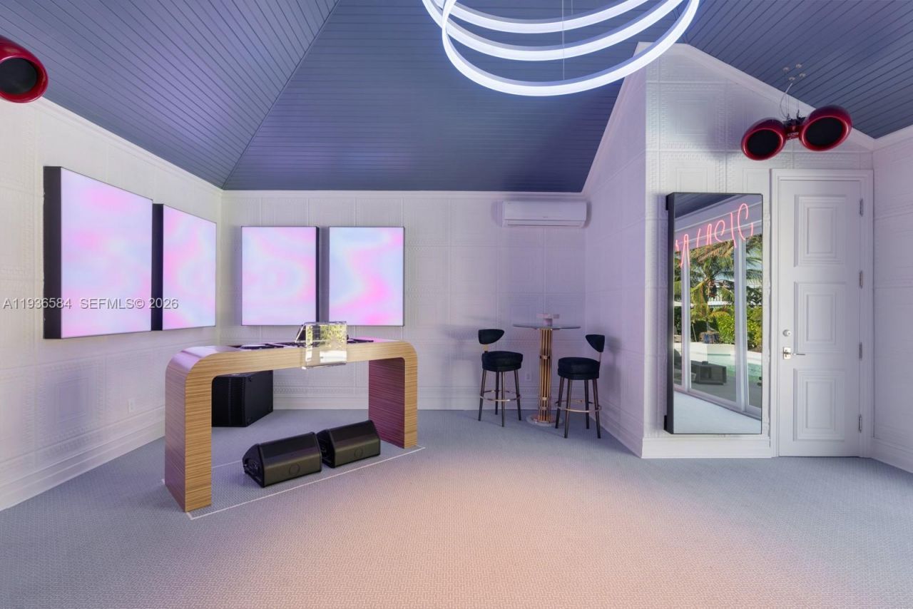 761 Buttonwood Ln, Miami, FL 33137 Photo