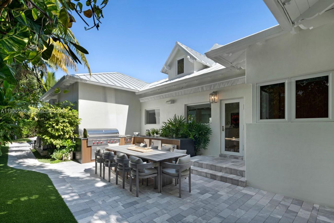 761 Buttonwood Ln, Miami, FL 33137 Photo