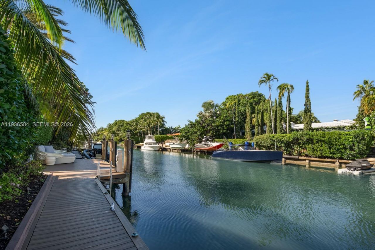 761 Buttonwood Ln, Miami, FL 33137 Photo