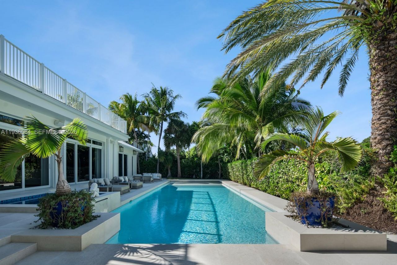 761 Buttonwood Ln, Miami, FL 33137 Photo