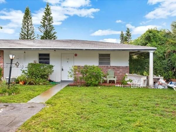 3033 NW 43rd Ave, Unit 109, Lauderdale Lakes, FL 33313