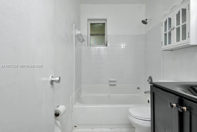 3033 NW 43rd Ave, Unit 109, Lauderdale Lakes, FL 33313 Photo