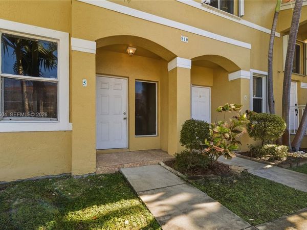 810 NE 212th Ter, Unit 5, Miami, FL 33179