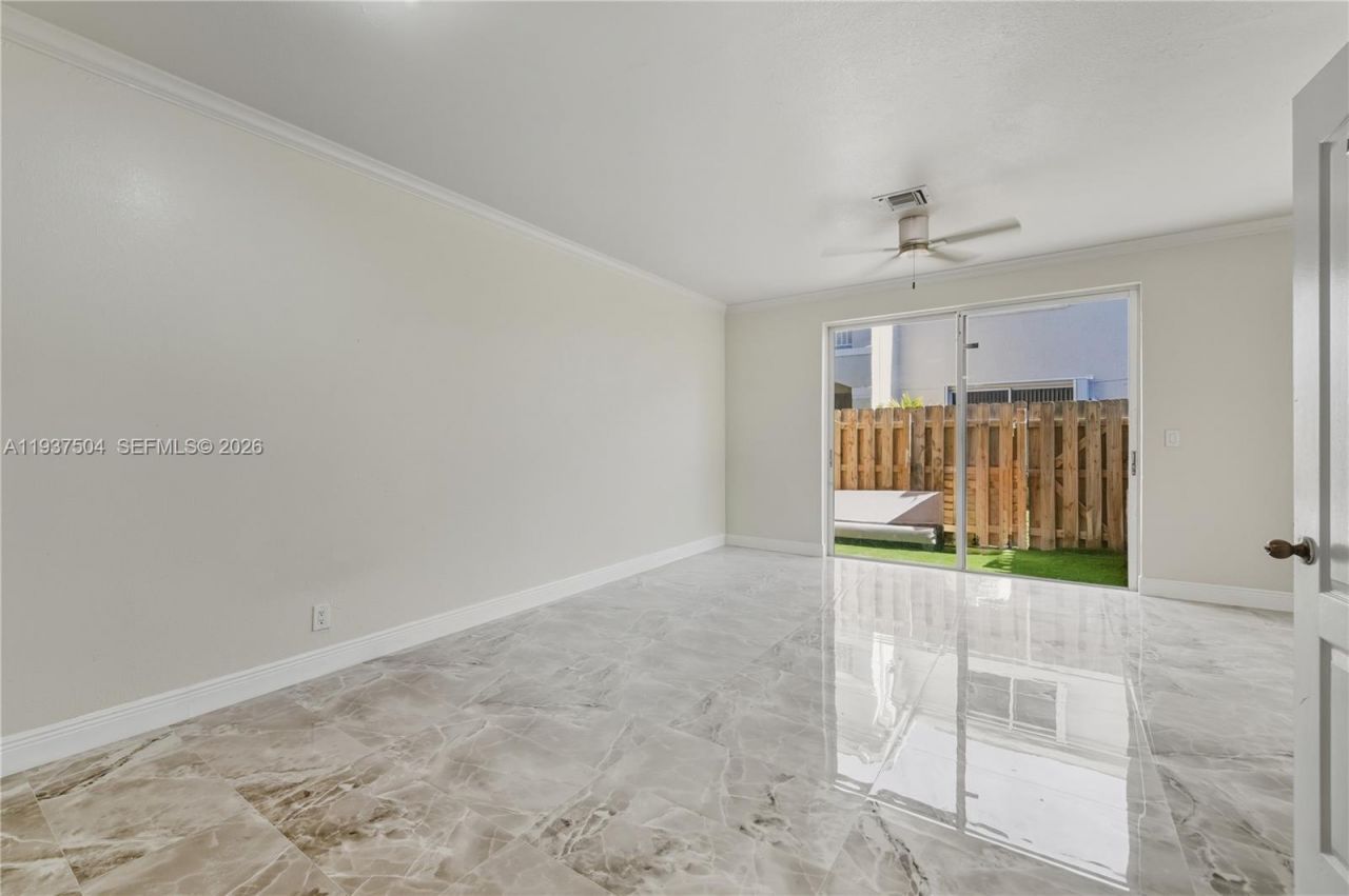 810 NE 212th Ter, Unit 5, Miami, FL 33179 Photo
