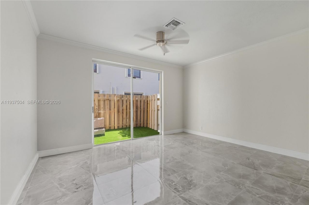 810 NE 212th Ter, Unit 5, Miami, FL 33179 Photo