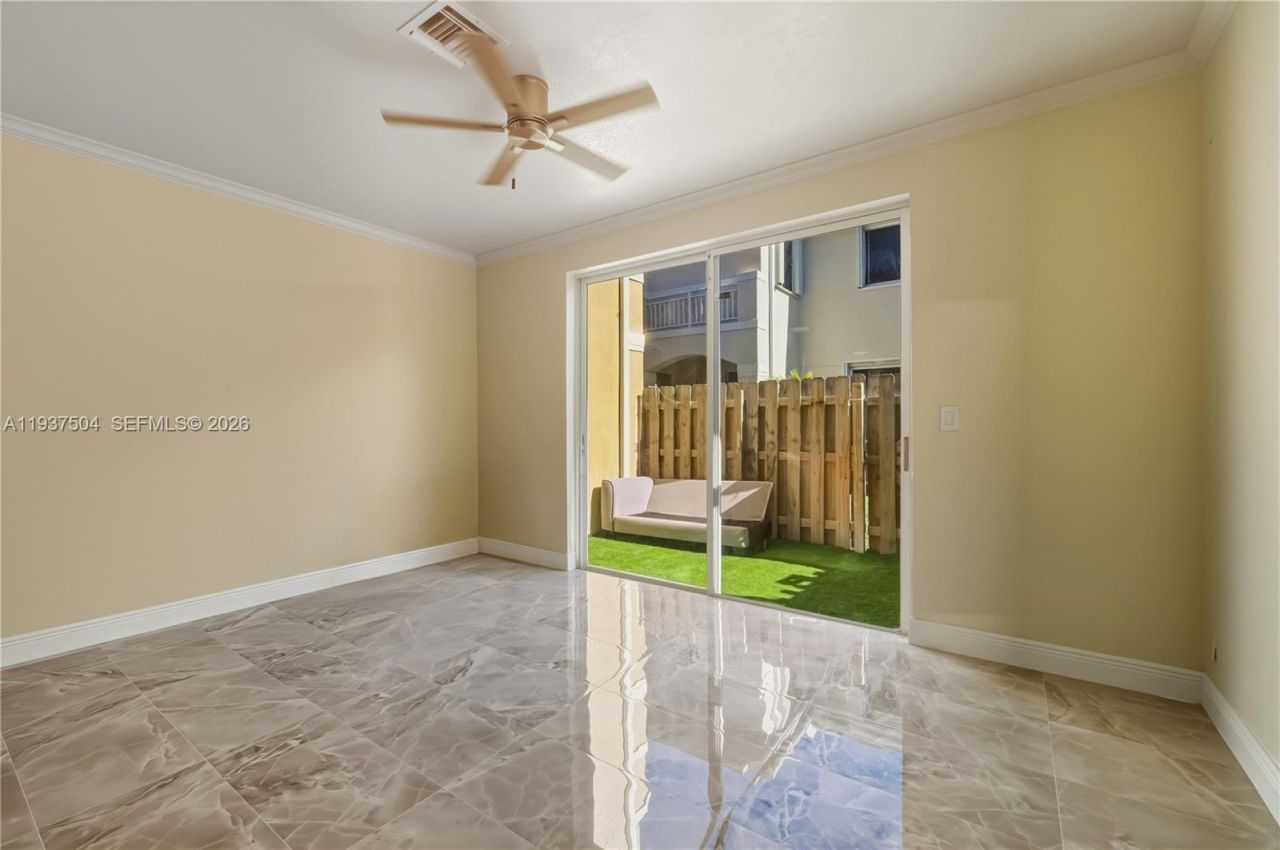 810 NE 212th Ter, Unit 5, Miami, FL 33179 Photo