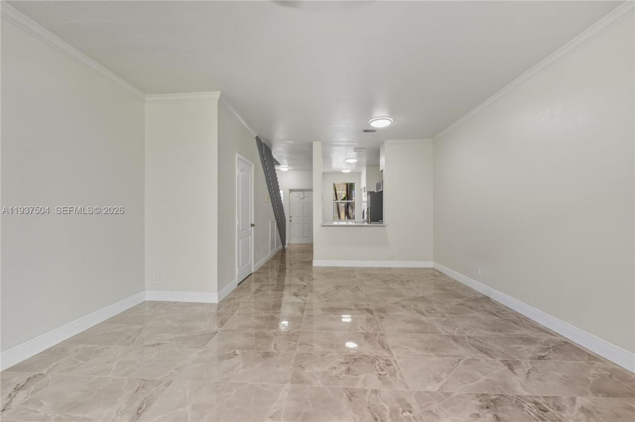 810 NE 212th Ter, Unit 5, Miami, FL 33179 Photo