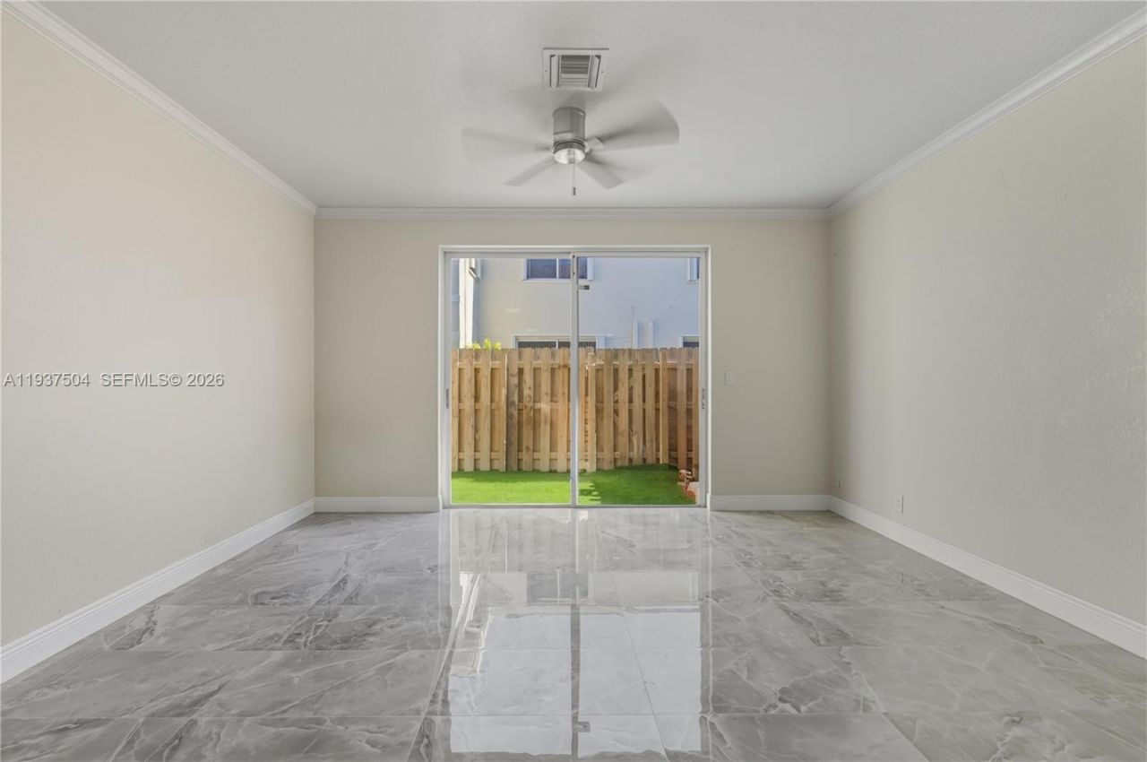 810 NE 212th Ter, Unit 5, Miami, FL 33179 Photo