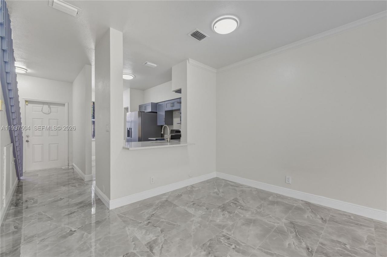 810 NE 212th Ter, Unit 5, Miami, FL 33179 Photo