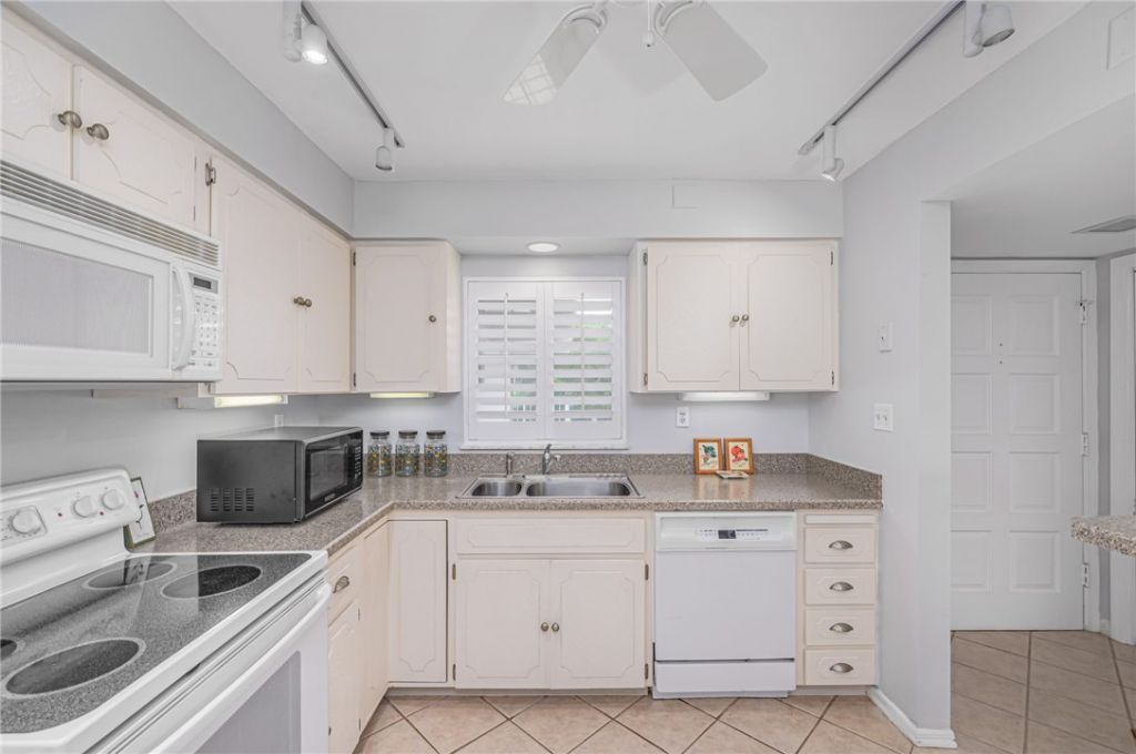 5300 Highway A1a, Unit 303, Indian River Shores, FL 32963 Photo