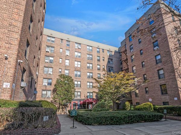 83-25 98 st, Unit 4L, Woodhaven, NY 11421