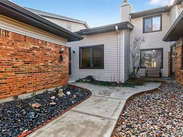 11612 Heather Dale Drive, St Louis, MO 63146