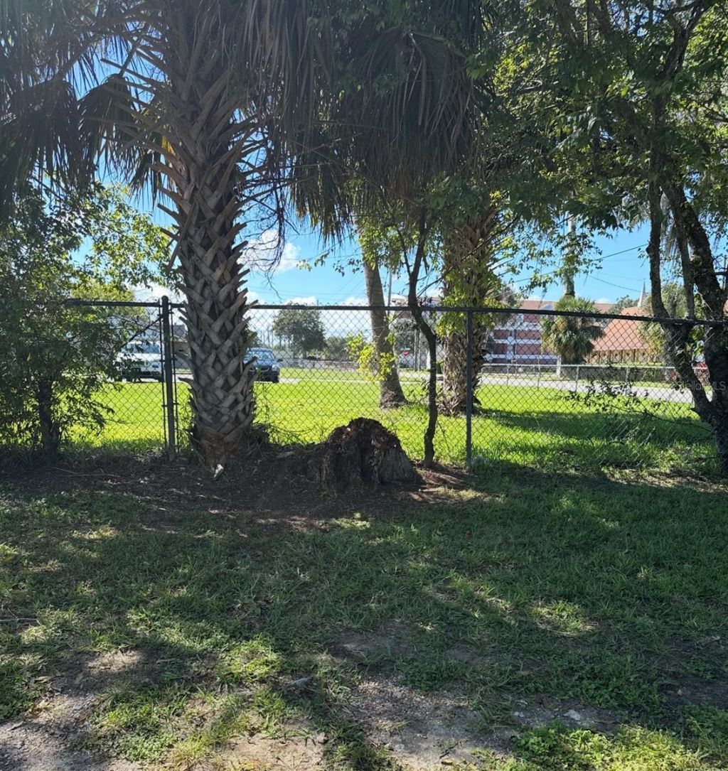 555 Oak Street, Daytona Beach, FL 32114 Photo