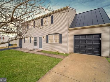 1640 BLUE JAY DRIVE, DOVER, PA 17315