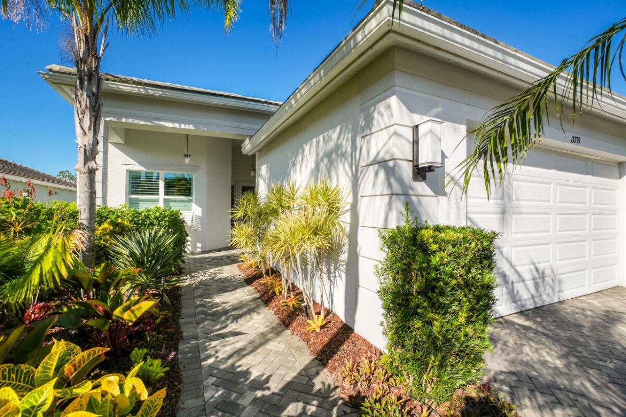 11739 SW Waterford Isle Way, Port Saint Lucie, FL 34987 Photo