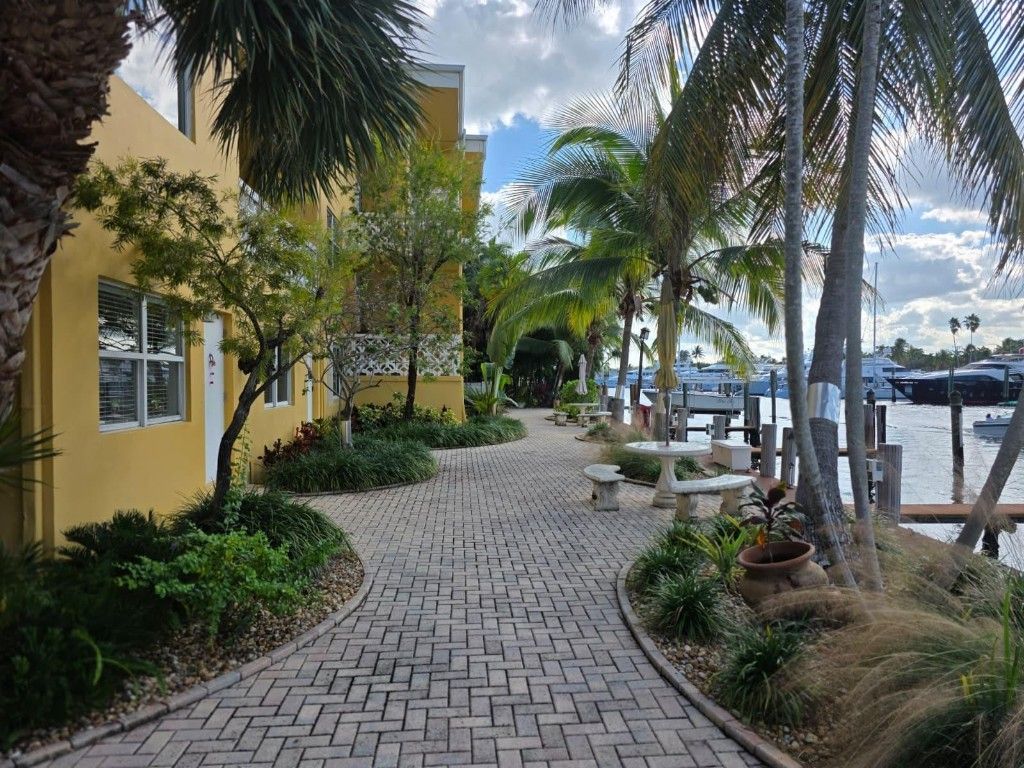 815 Middle River Drive, Unit 117, Fort Lauderdale, FL 33304 Photo