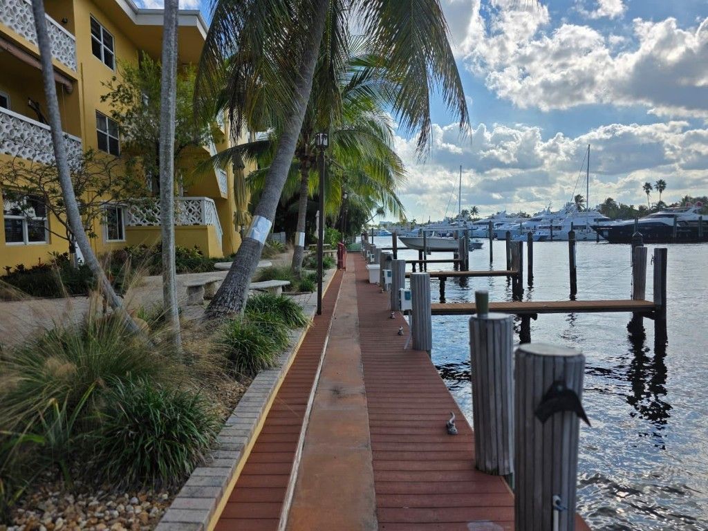 815 Middle River Drive, Unit 117, Fort Lauderdale, FL 33304 Photo