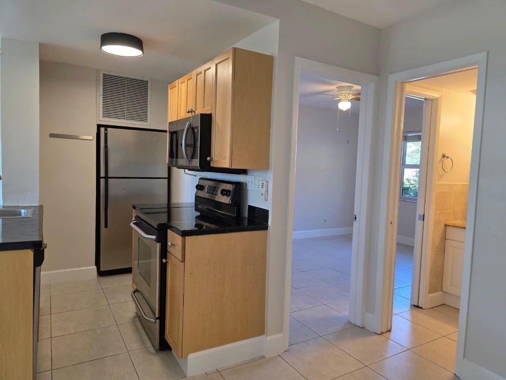 815 Middle River Drive, Unit 117, Fort Lauderdale, FL 33304 Photo
