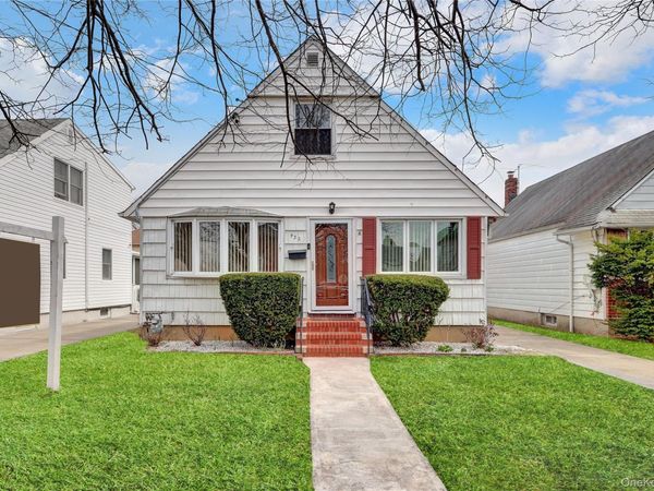 932 Cherry Lane, Floral Park, NY 11001
