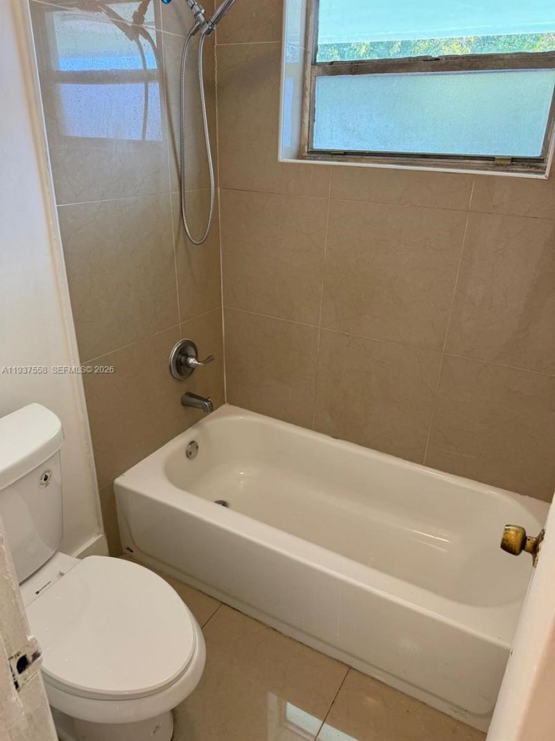 201 NW 77th St, Unit 3, Miami, FL 33150 Photo