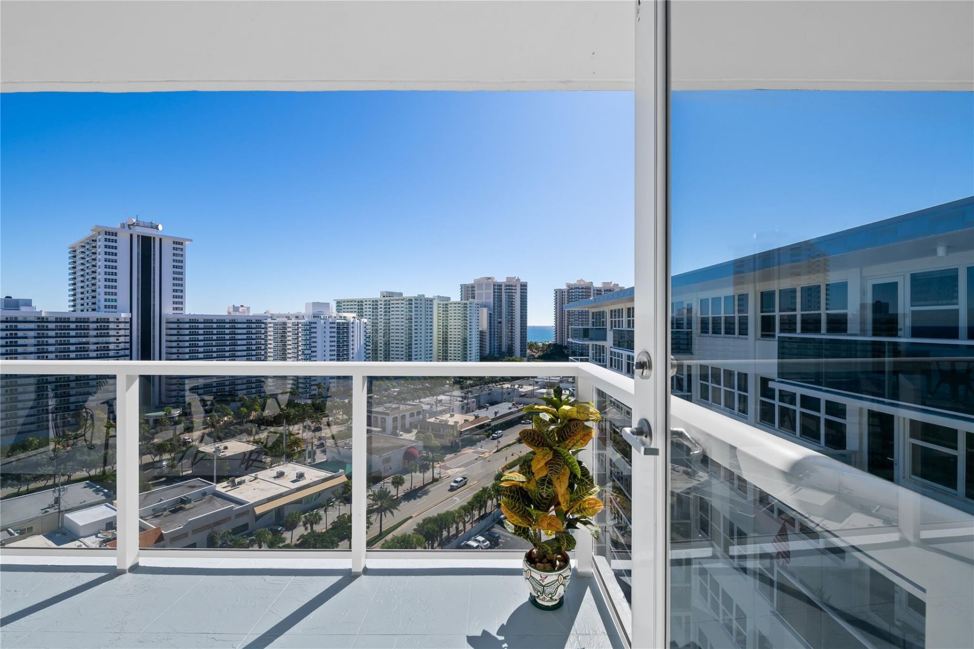 3300 NE 36th Street, Unit 1711, Fort Lauderdale, FL 33308 Photo