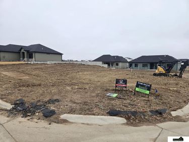 9400 Elm Creek Roads, Lincoln, NE 68520