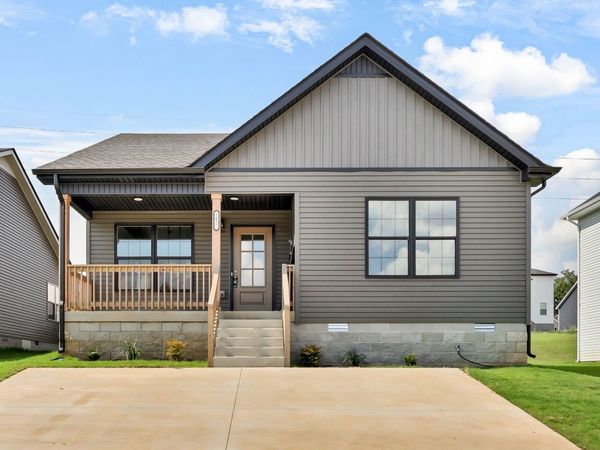 1437 Isaiah Dr, Clarksville, TN 37042