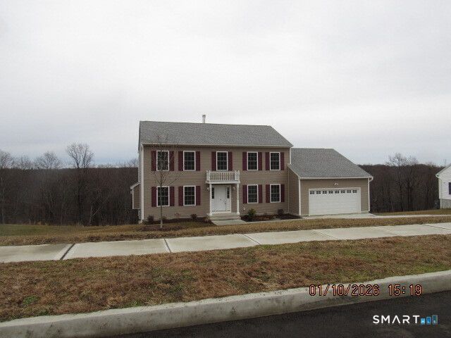 31 Warm Earth, Naugatuck, CT 06770 Main Photo