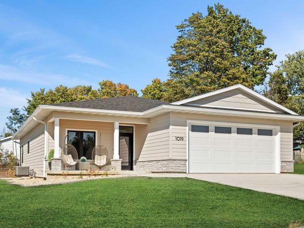 1019 NE 2nd Avenue, Waverly, IA 50677