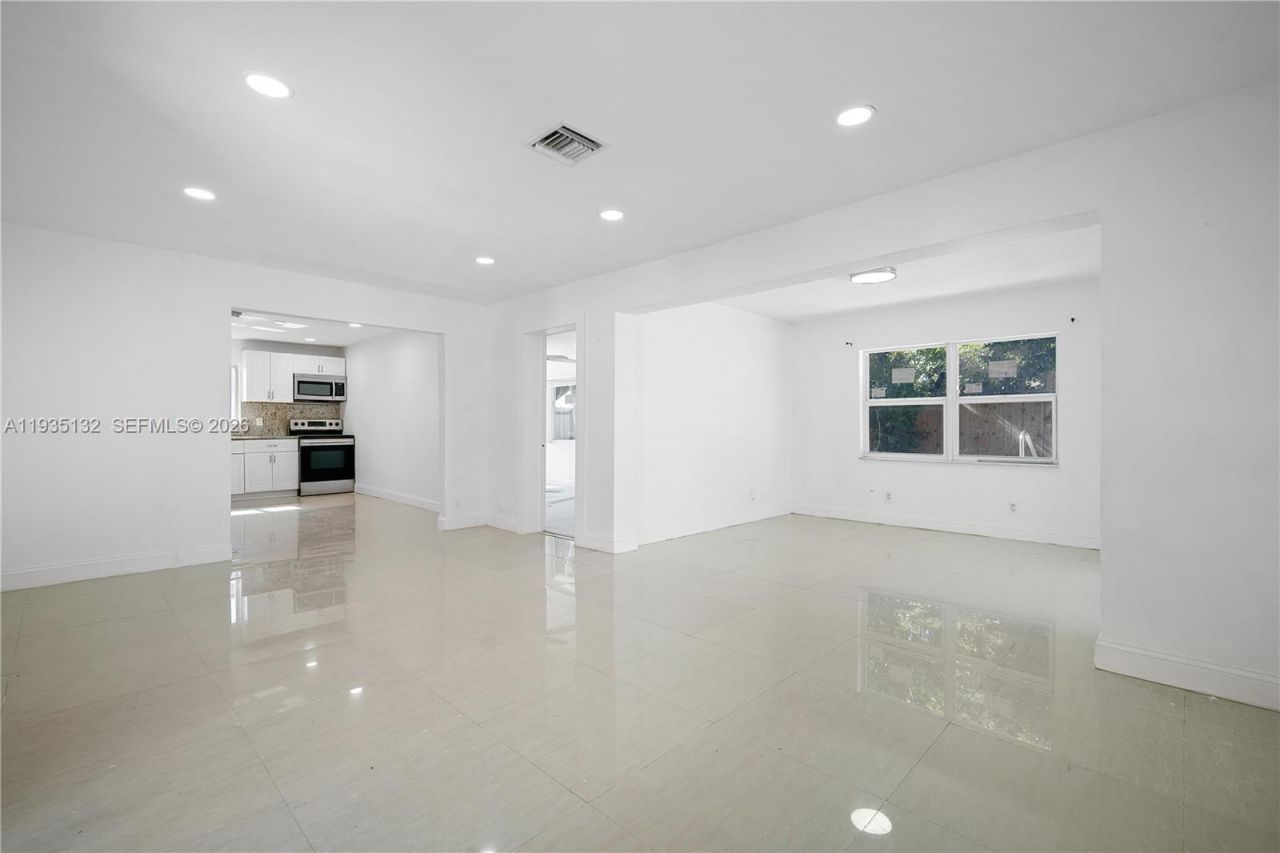 2902 SW 67th Ter, Miramar, FL 33023 Photo