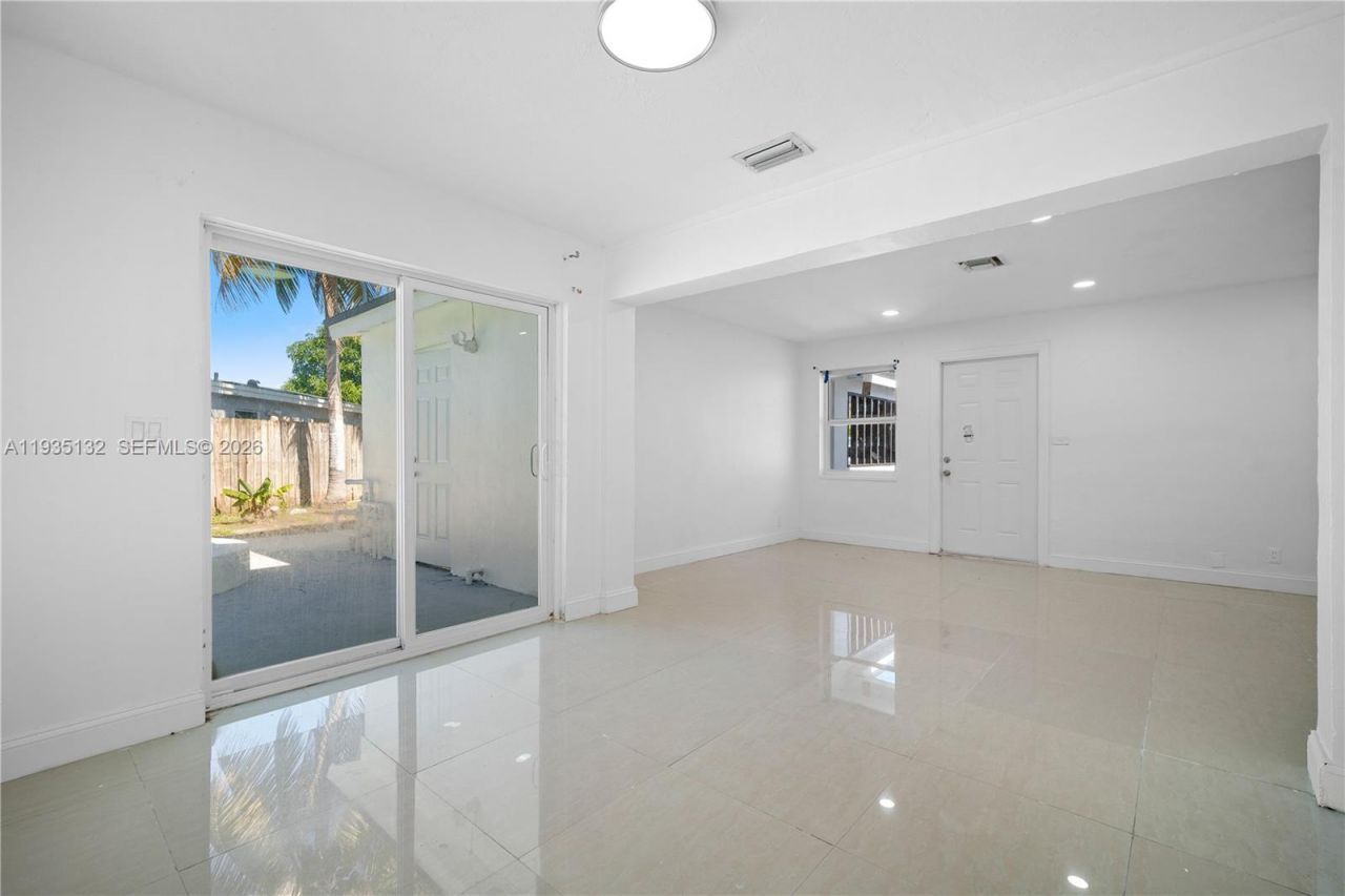 2902 SW 67th Ter, Miramar, FL 33023 Photo