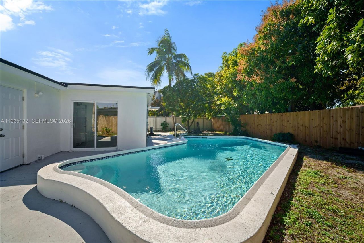 2902 SW 67th Ter, Miramar, FL 33023 Photo