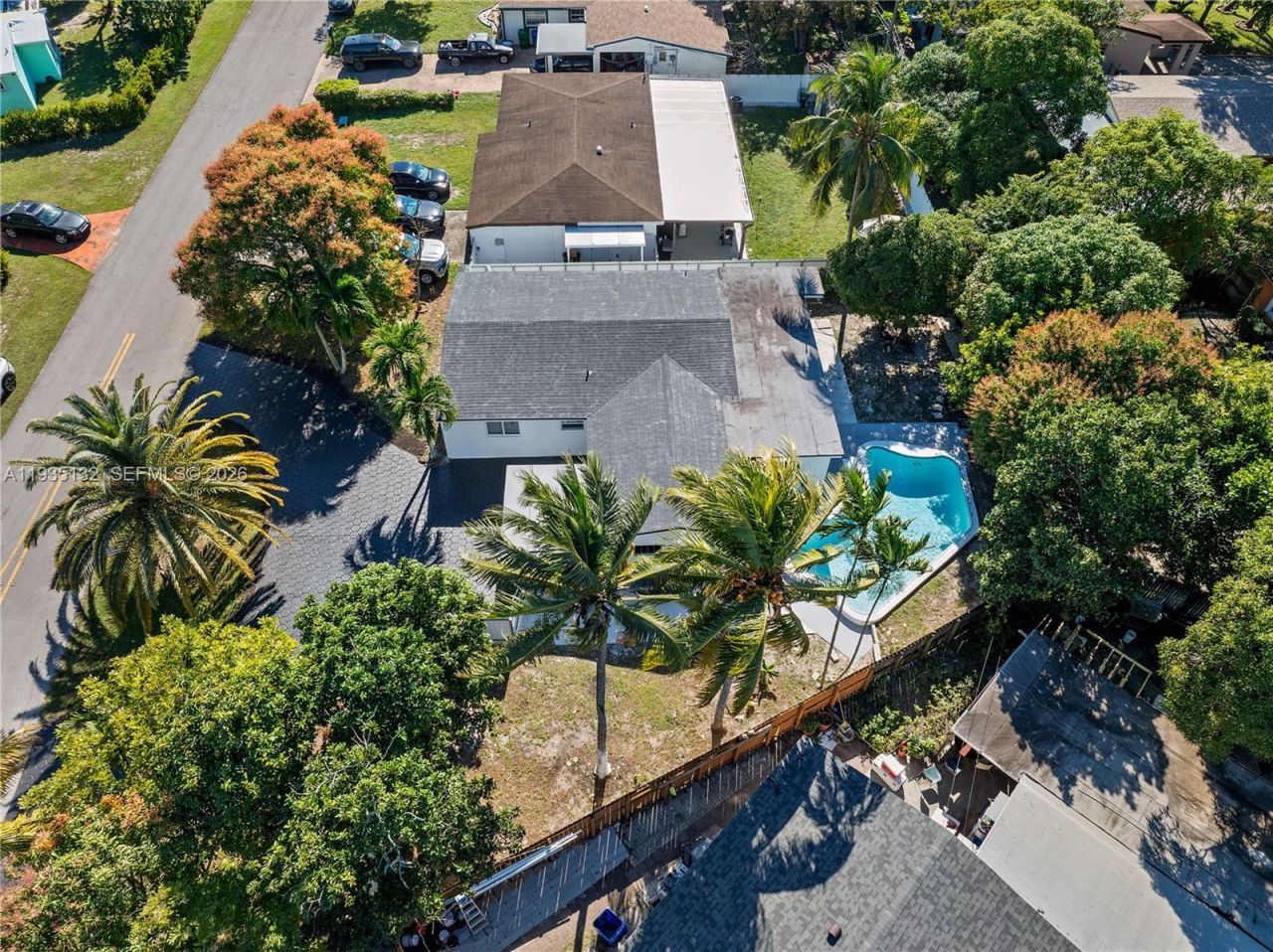 2902 SW 67th Ter, Miramar, FL 33023 Photo