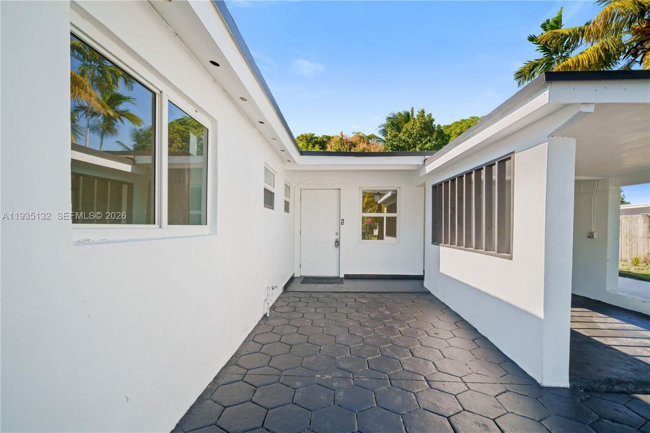 2902 SW 67th Ter, Miramar, FL 33023 Photo